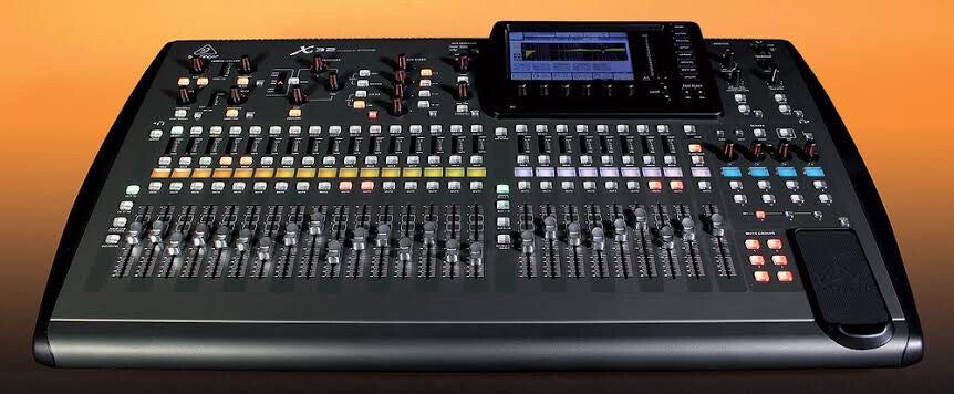 BEHRINGER X32 Seminueva