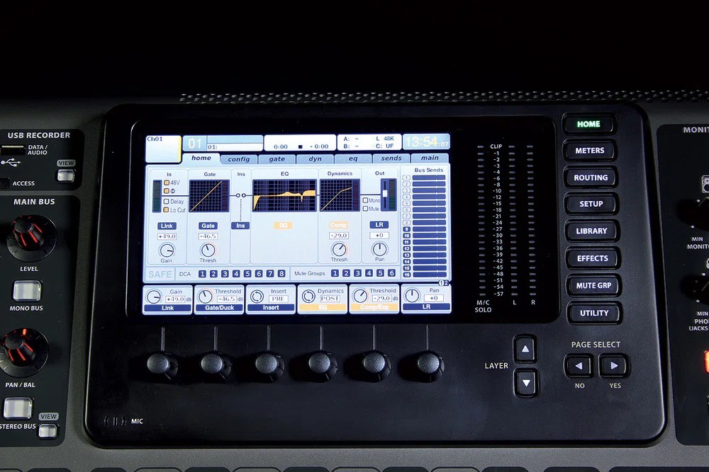 BEHRINGER X32 Seminueva