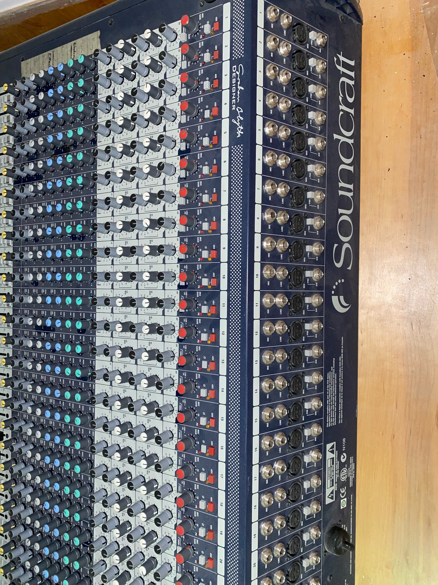 Soundcraft GB4 40ch Mixer
